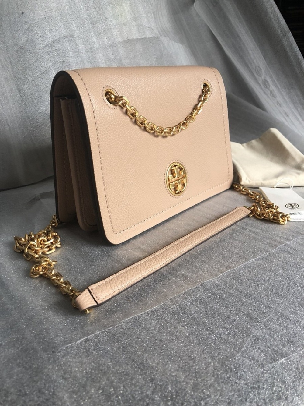 Tory Burch Crossbody Convertible Purse Carson Beige Pebbled Leather Gold